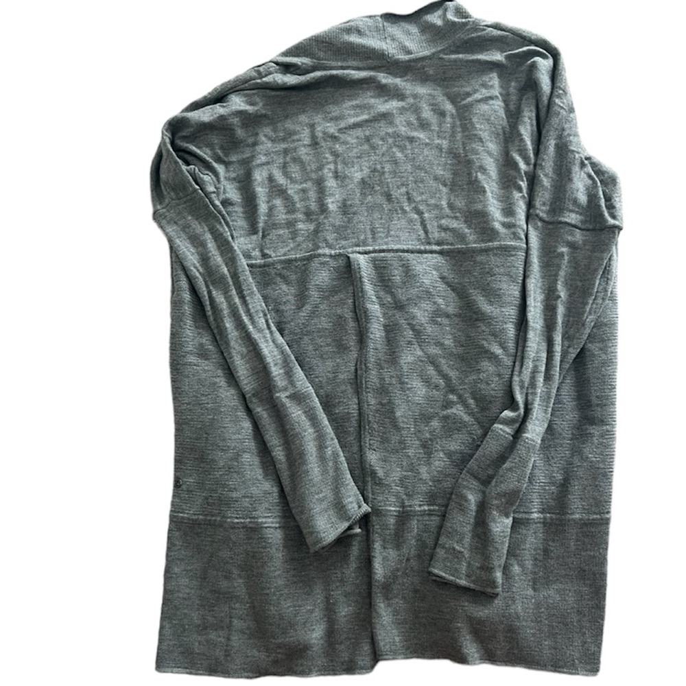 Lululemon sit in lotus wrap - size 8 - merino wool - gray - Picture 3 of 15